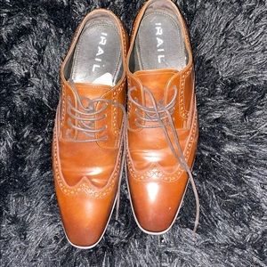 The Trail dress man shoes